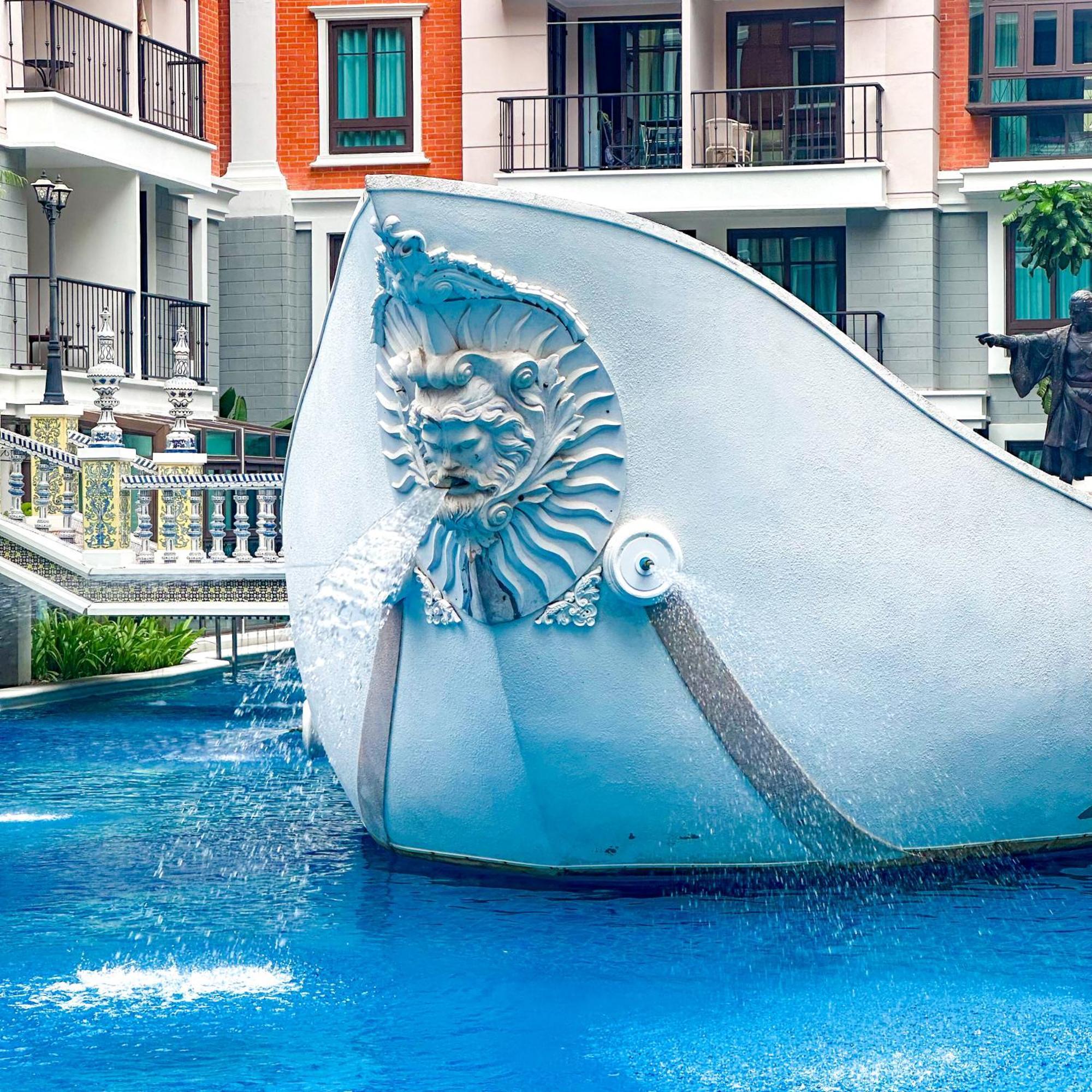 Espana Resort Jomtien Beach Pattaya Exterior photo