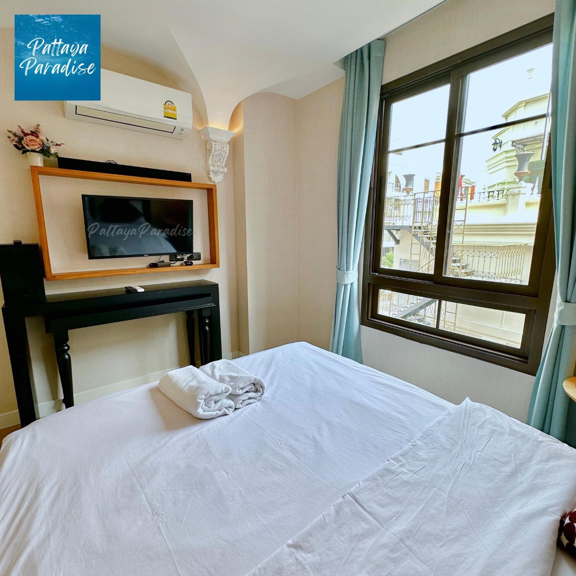 Espana Resort Jomtien Beach Pattaya Exterior photo