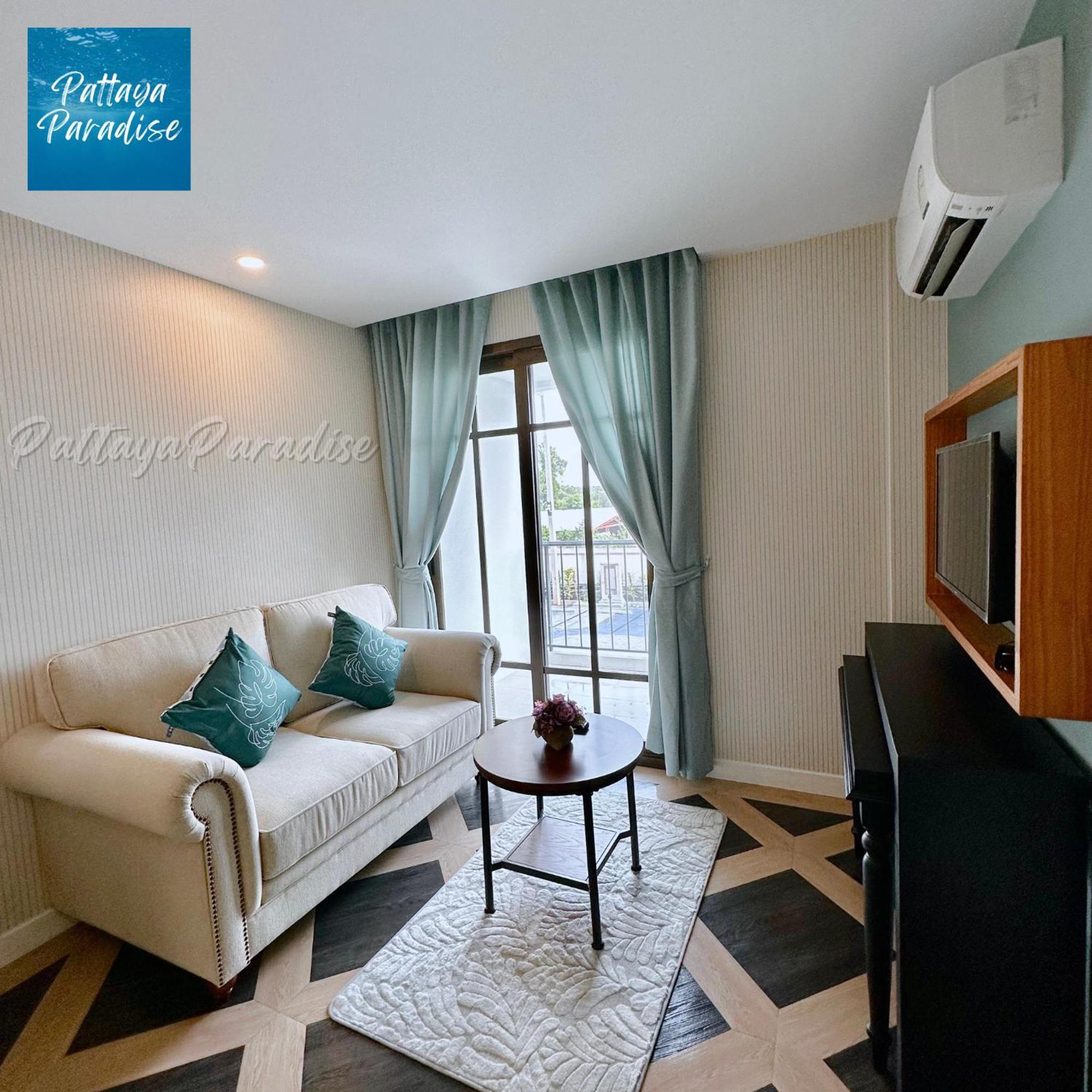 Espana Resort Jomtien Beach Pattaya Exterior photo