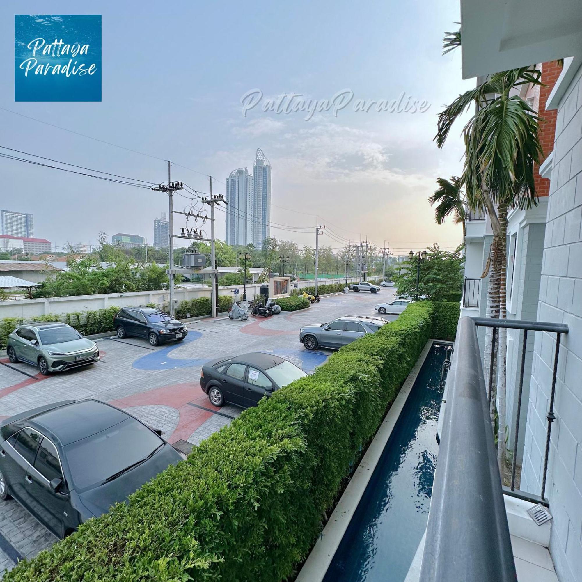 Espana Resort Jomtien Beach Pattaya Exterior photo